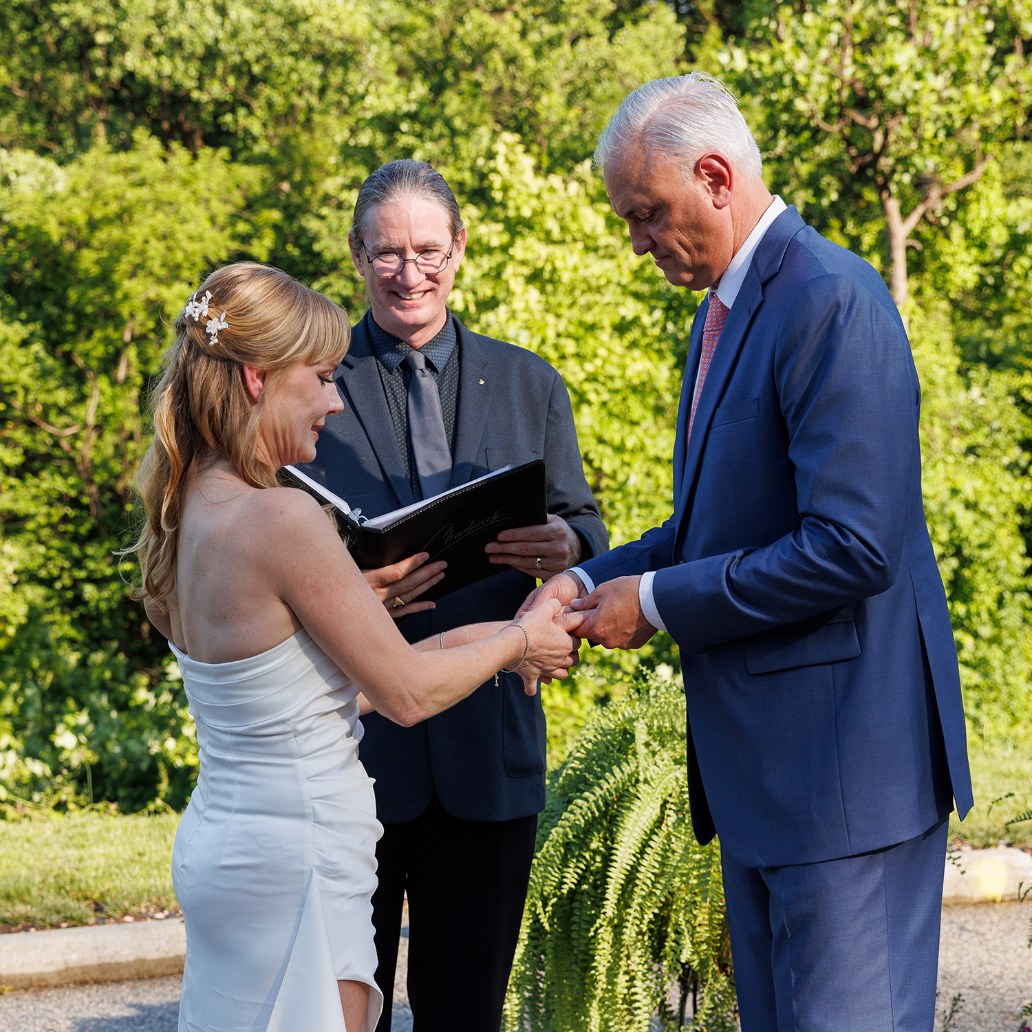 Philadelphia Country Club Officiant: Rasa and John